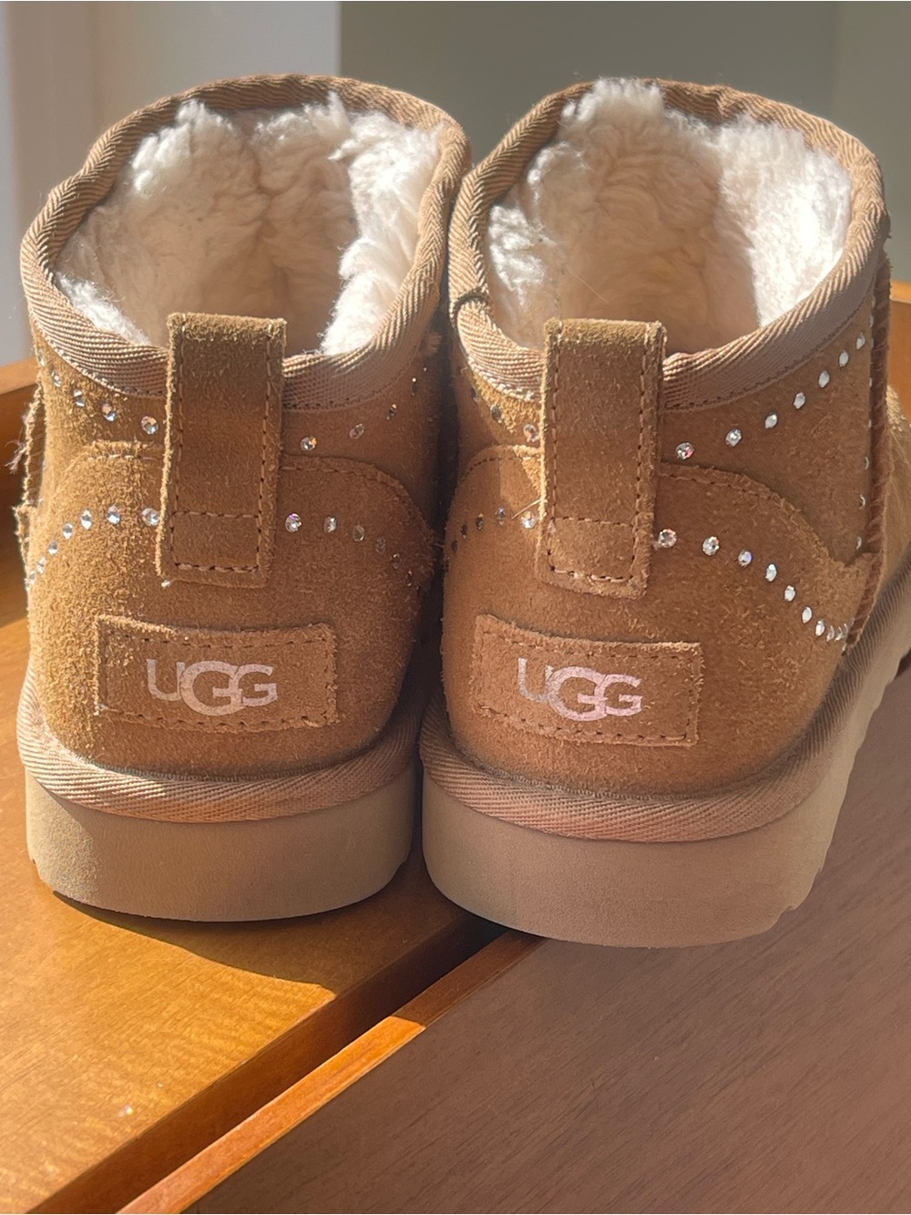 UGG CLASSIC ULTRAMINI BLING chestnut suede w/ Swarovski Crystals. Size 8 - Picture 6 of 15